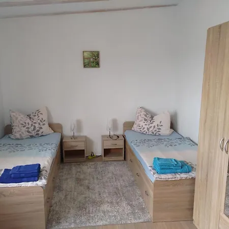 Nette In Grosssteinberg Mit Grill Und Terrasse By Interhome